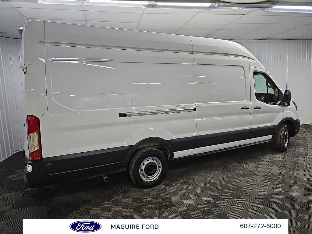 Used 2025 White Ford Base image 3