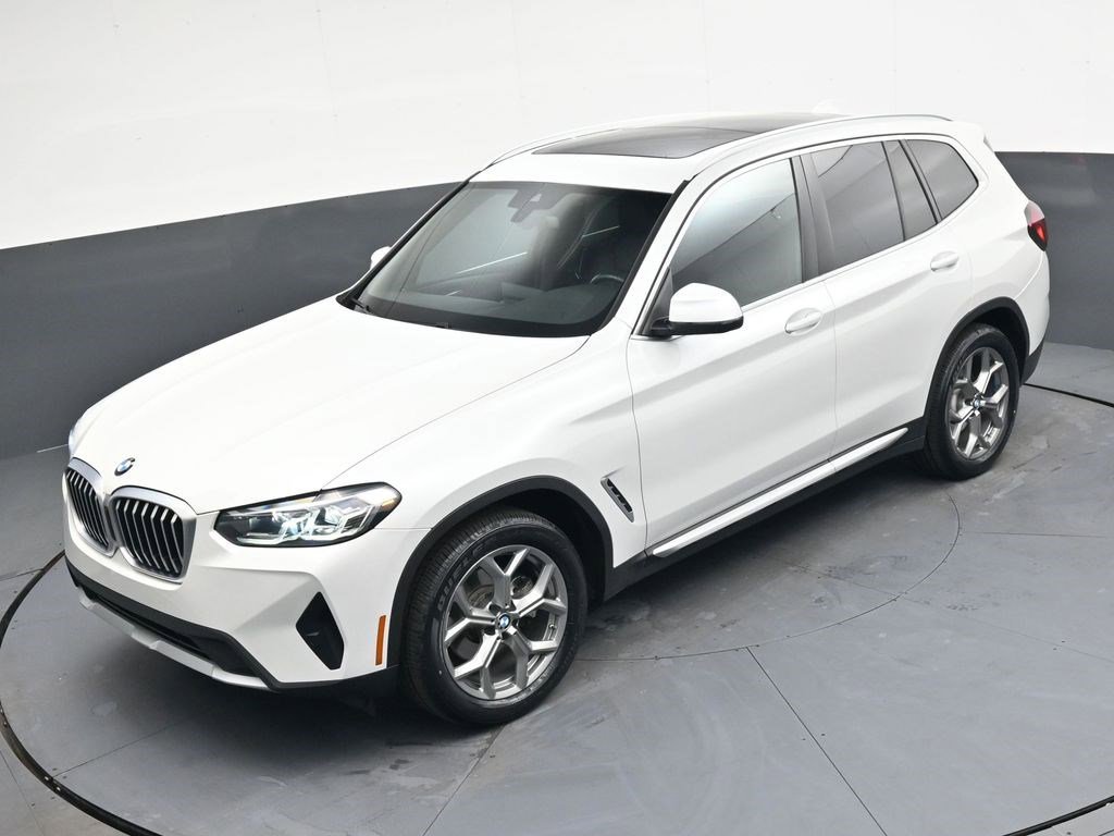 Used 2024 White Metallic BMW xDrive30i image 25