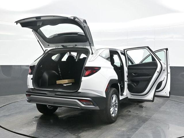 New 2026 White Hyundai SE AWD image 29