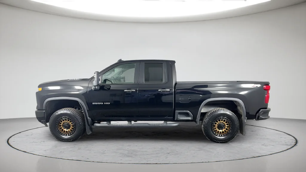 Used 2025 Black Chevrolet Custom image 13