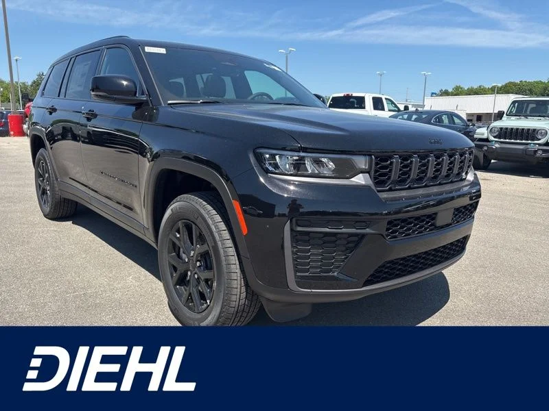 New 2026 Diamond Black Crystal Pearl-Coat Exterior Paint Jeep Altitude image 1