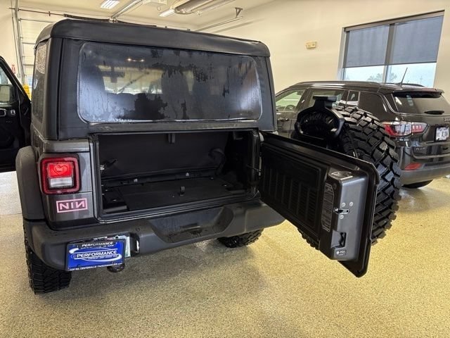 Used 2021 Granite Crystal Metallic Clearcoat Jeep Willys image 22