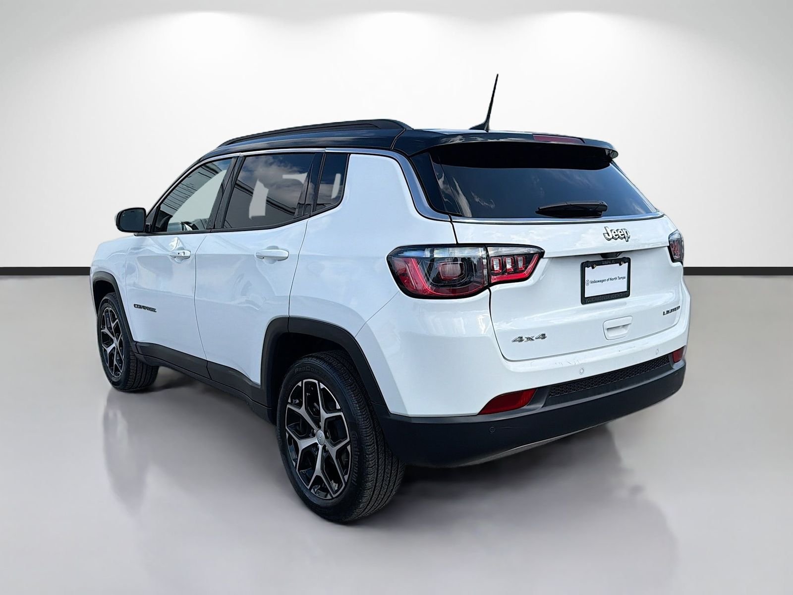 Used 2024 White Jeep Limited image 5