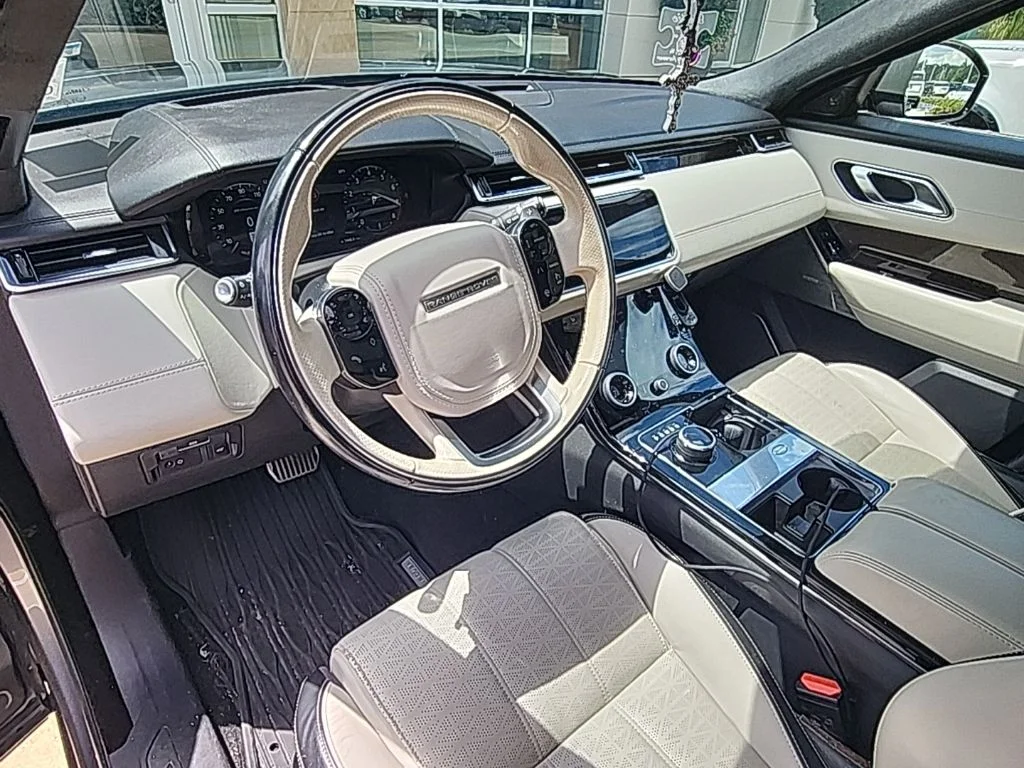 Used 2018 Gray Land Rover First Edition image 7