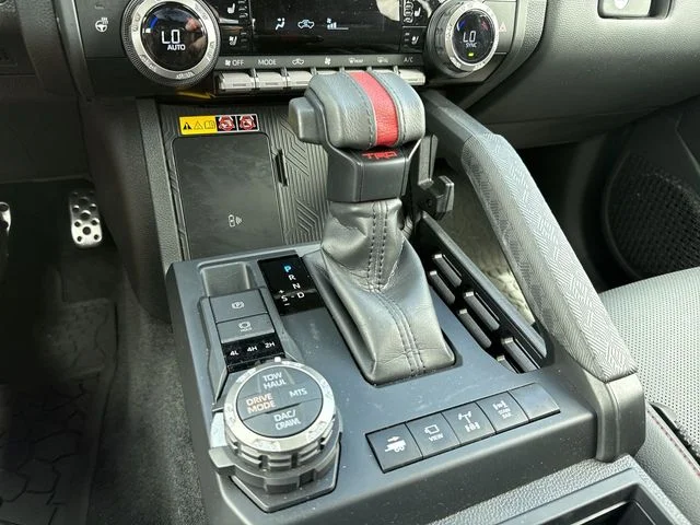 2025 Toyota Tacoma TRD Pro - Photo 19