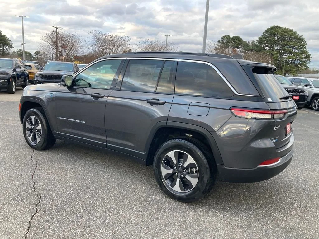 New 2024 Baltic Gray Metallic Clearcoat Jeep 4xe image 3