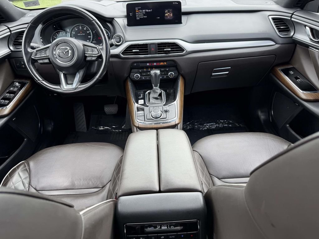 Used 2022 White Mazda Signature image 2