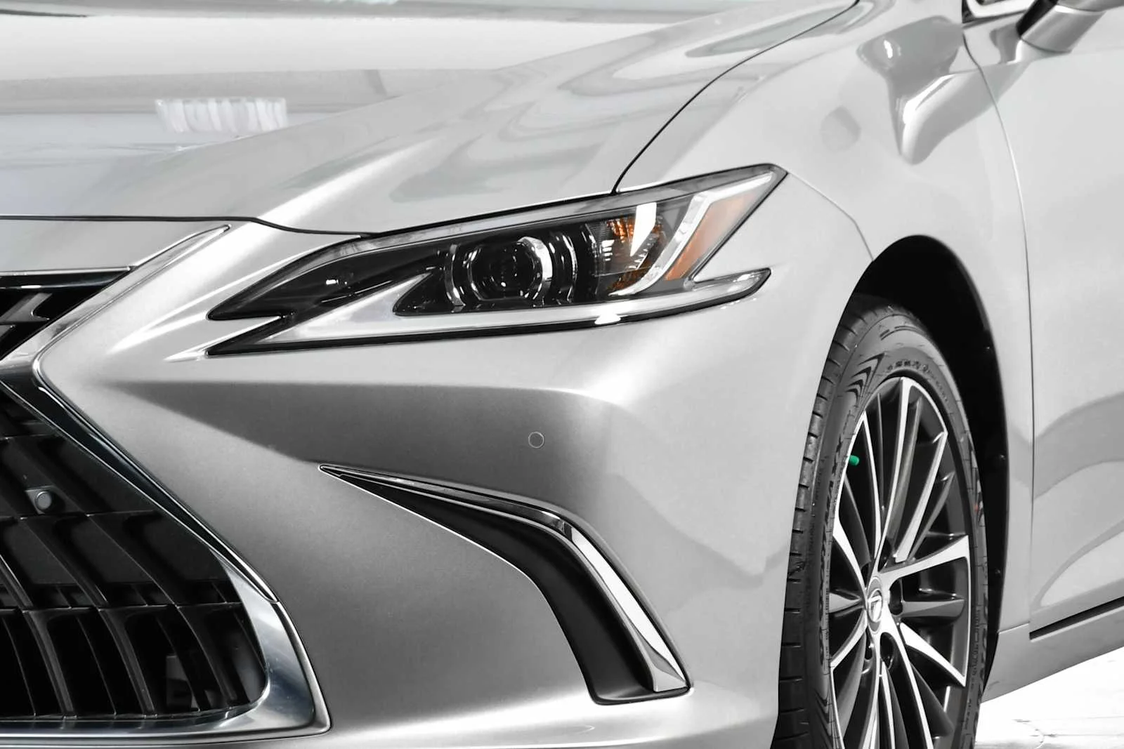 Used 2025 Iridium Lexus  image 11