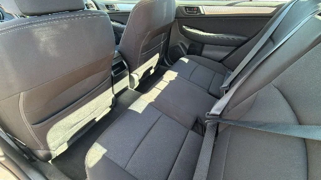 Used 2019 Crystal White Pearl Subaru 2.5i image 24