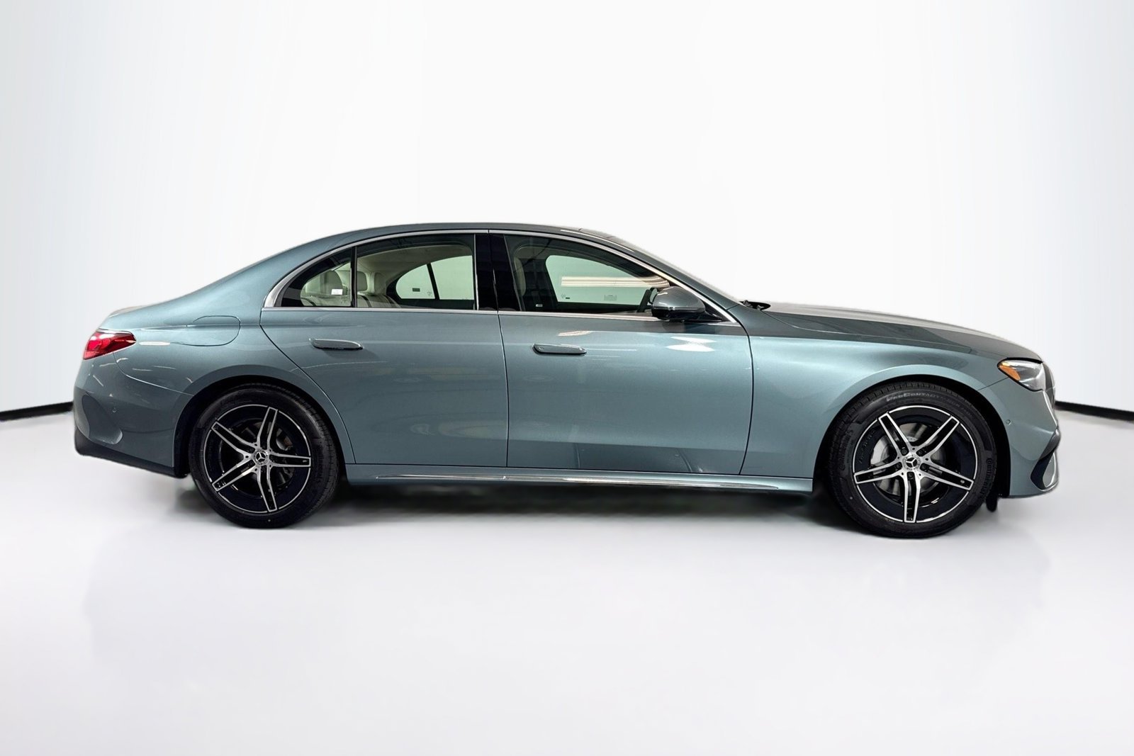 New 2026 Verde Silver Metallic Mercedes-Benz E 350 image 4
