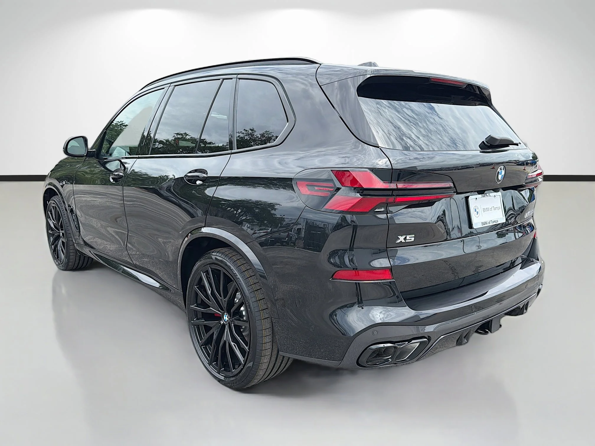 New 2026 Black Sapphire Metallic BMW M60i image 5