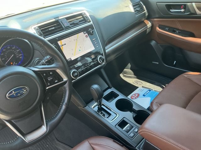 Used 2018 White Subaru 2.5i image 27