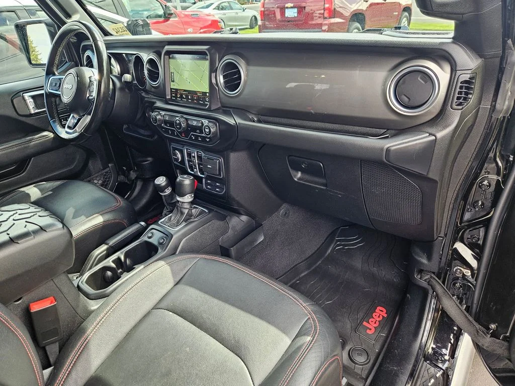 Used 2020 Black Clearcoat Jeep Overland image 30