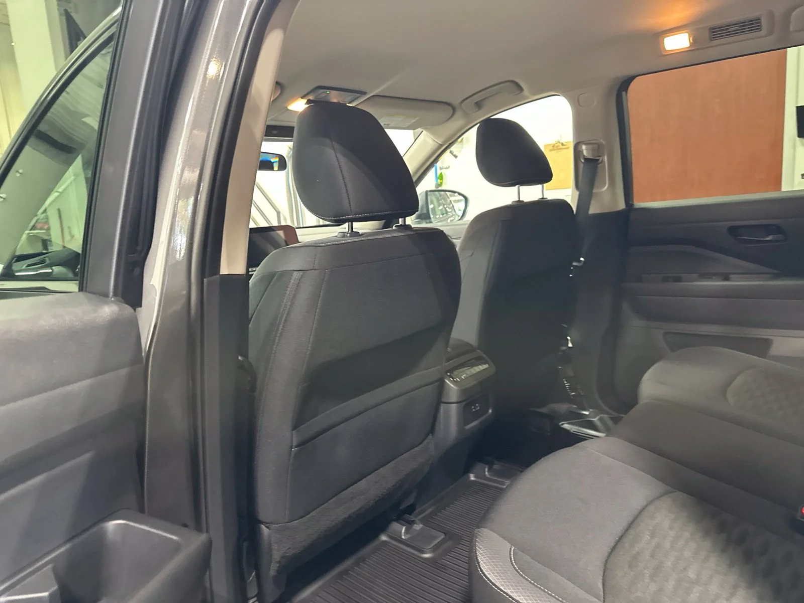Used 2025 Gray Nissan SV image 17