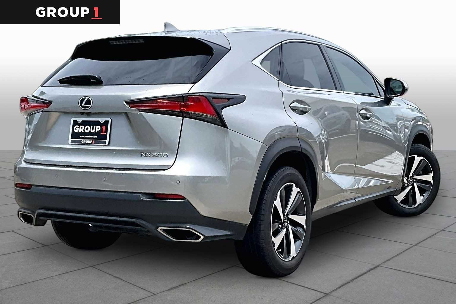 Used 2021 Atomic Silver Lexus  image 11