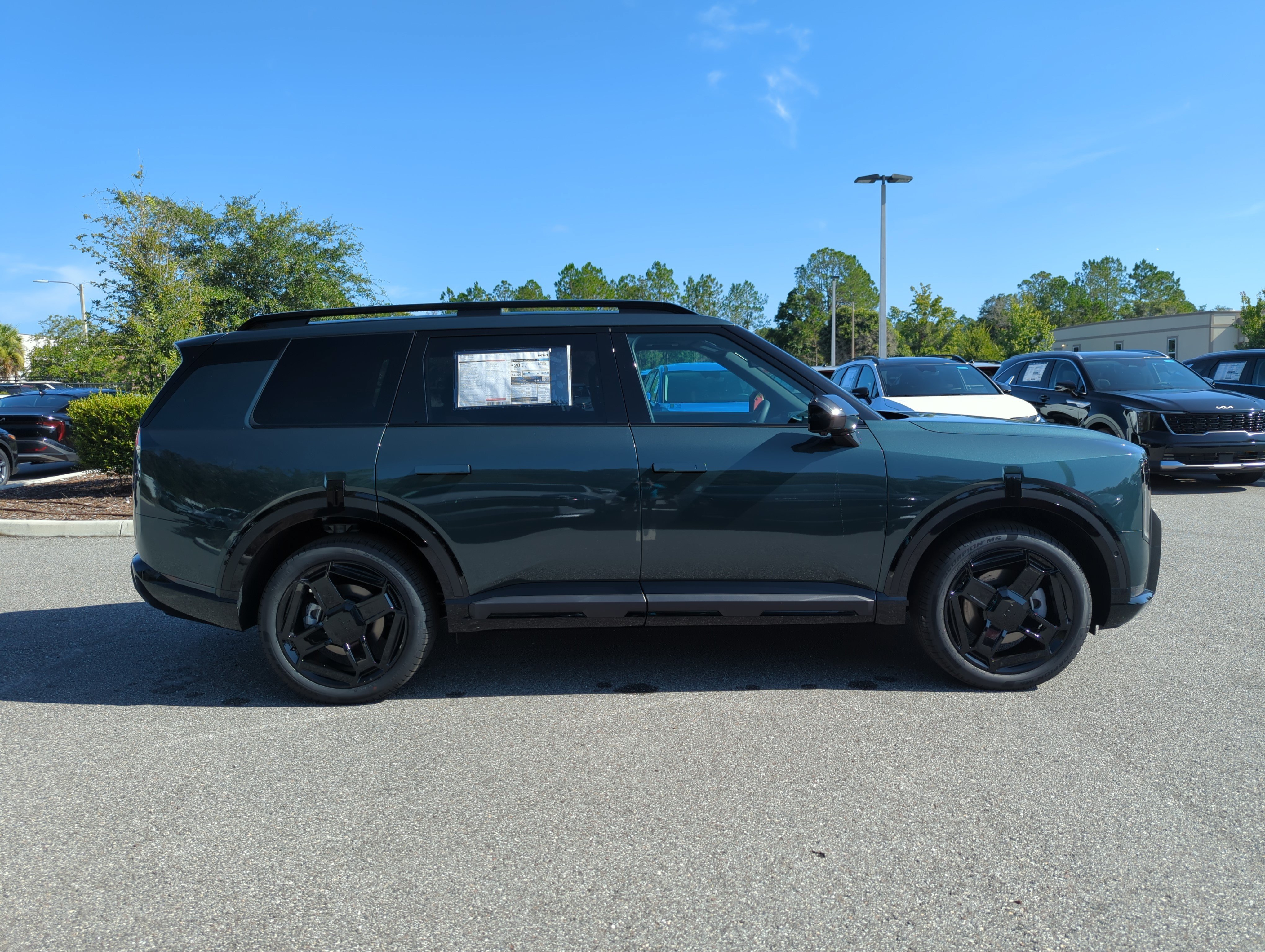 New 2027 Black Jade Green Kia X-Line SX image 9
