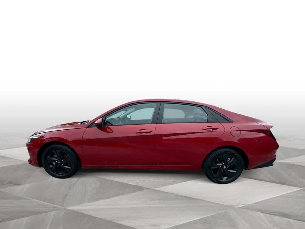 Used 2023 Scarlet Red Pearl Hyundai SEL image 5