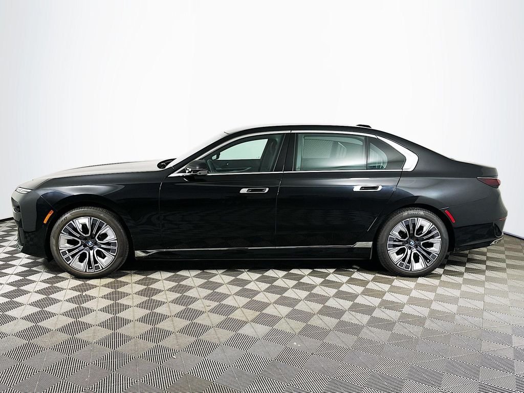 Used 2023 Black Sapphire Metallic BMW xDrive60 image 8