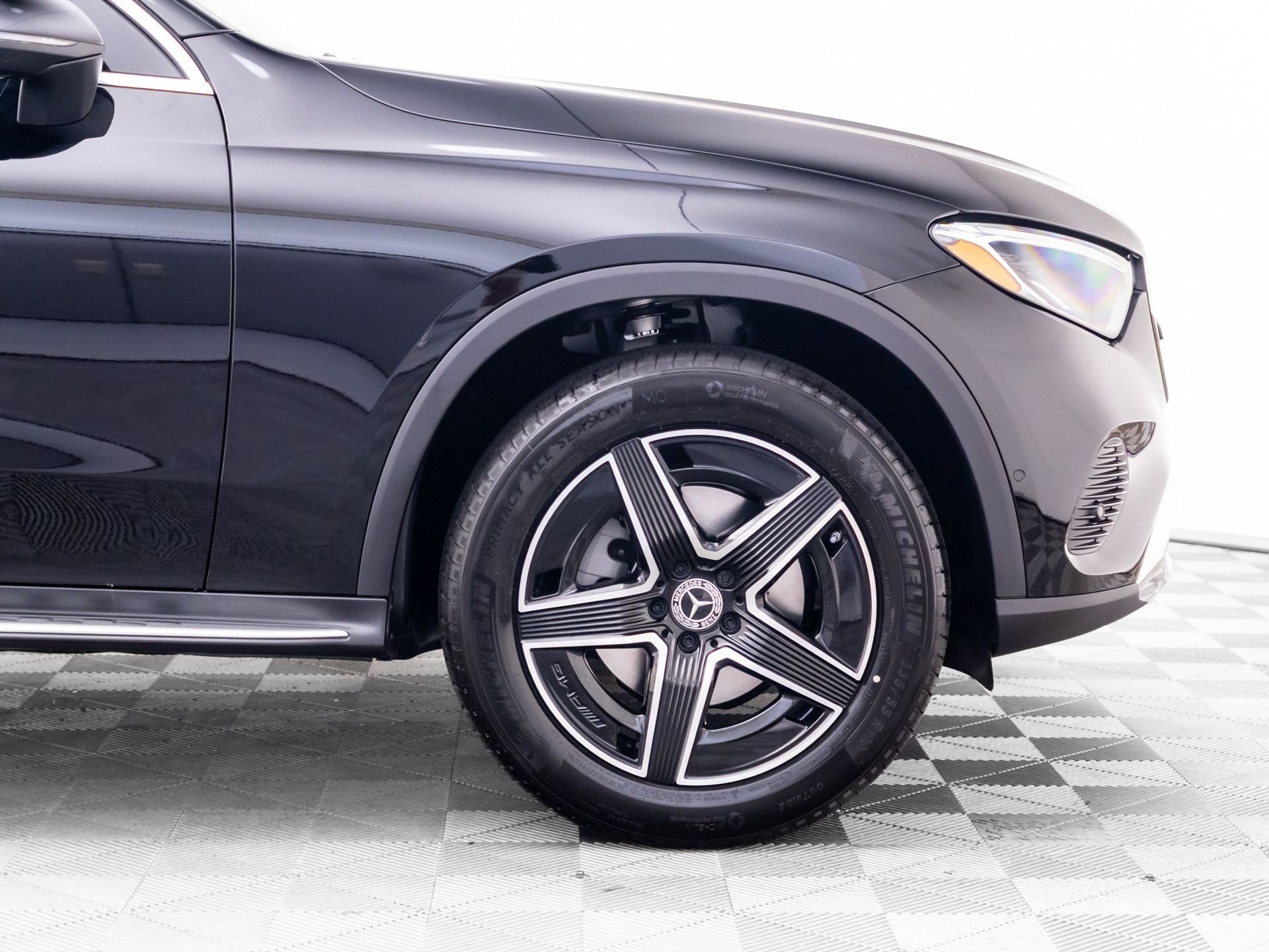 New 2027 Black Mercedes-Benz GLC 300 image 34