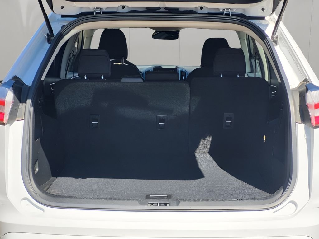 Used 2022 Oxford White Ford SE image 8