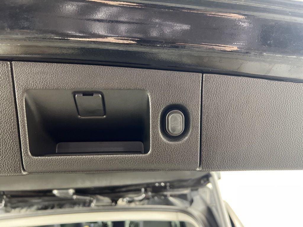 Used 2020 Black Chevrolet Premier image 11