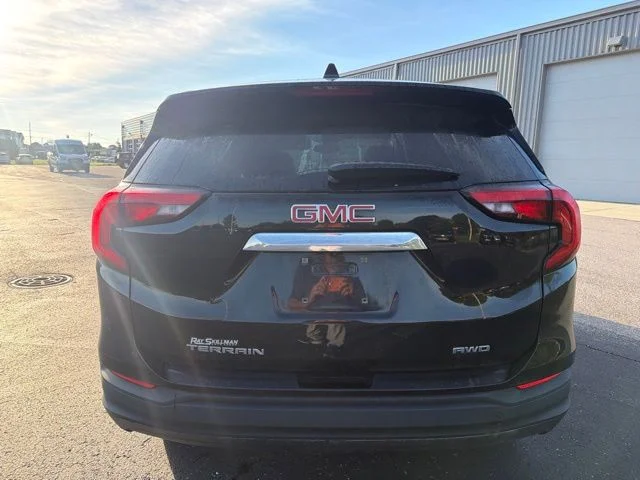 Used 2018 Ebony Twilight Metallic GMC SLE image 3