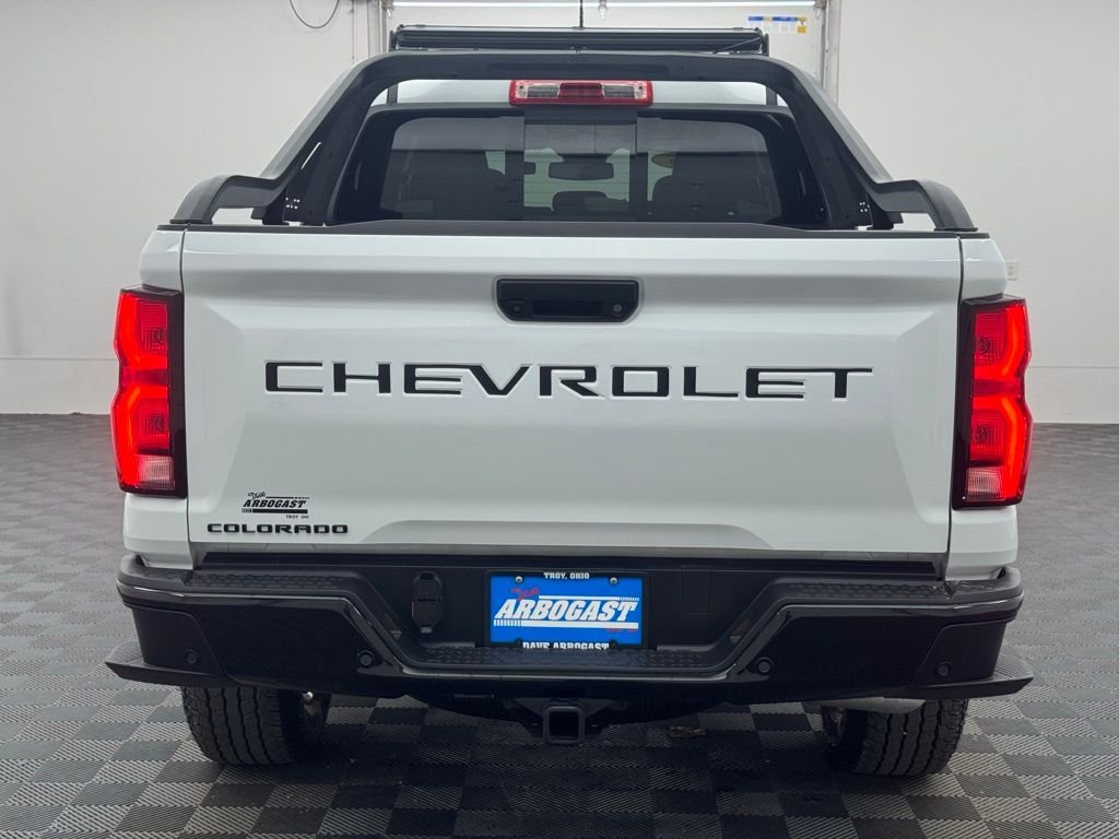 Used 2025 Summit White Chevrolet Z71 image 9