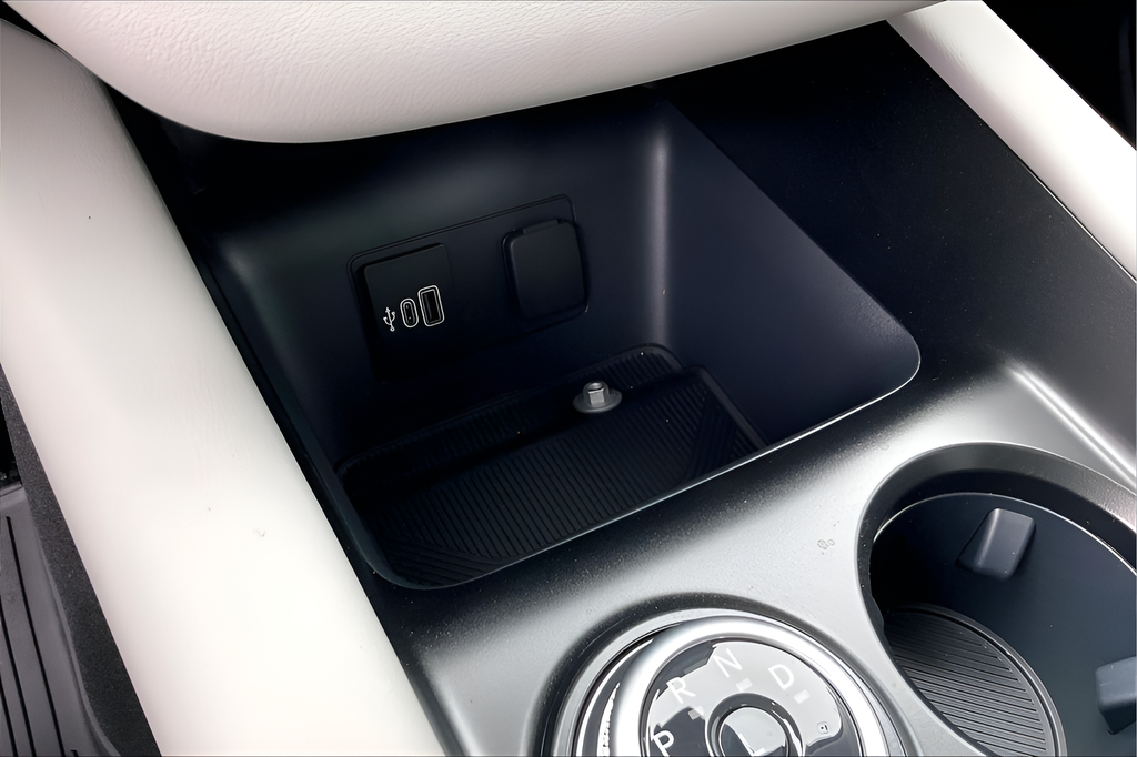New 2026 Space White Metallic Ford Active image 14