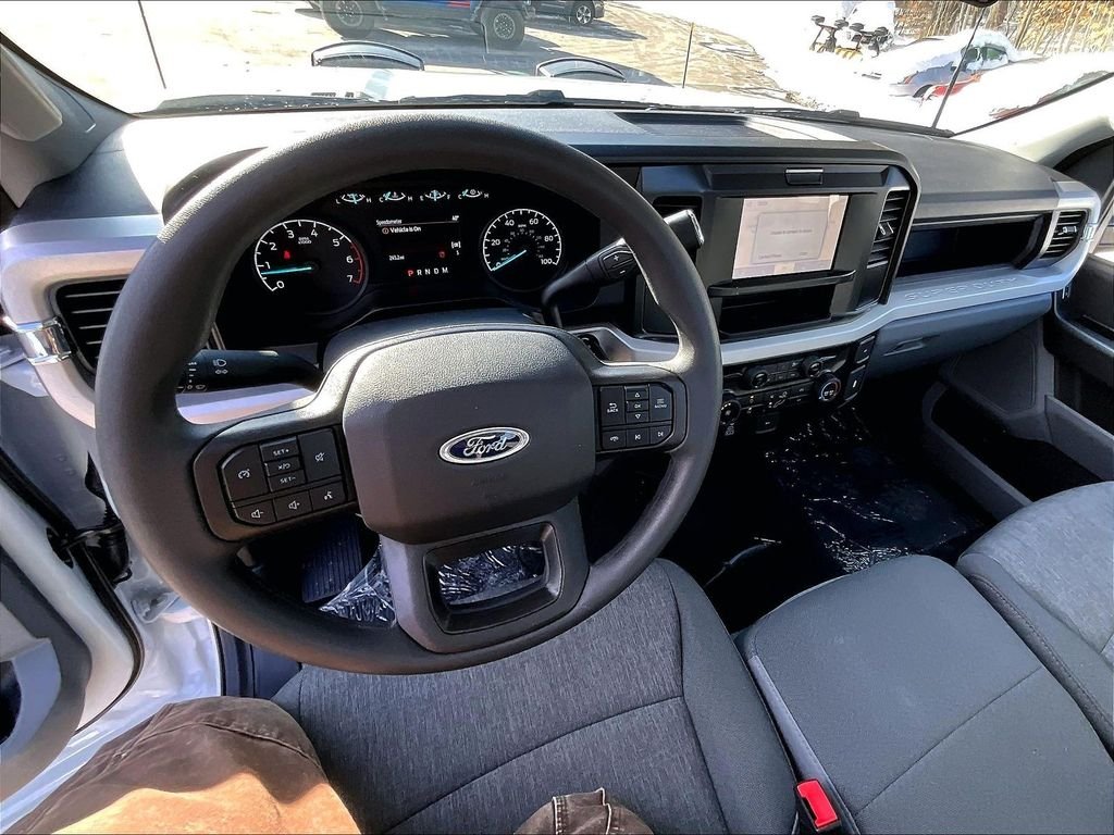 New 2026 Oxford White Ford XL image 6