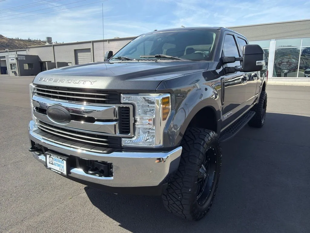 Used 2019 Magnetic Metallic Ford XLT image 11
