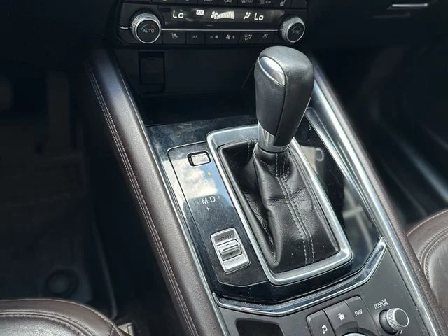 Used 2020 White Mazda Signature image 21