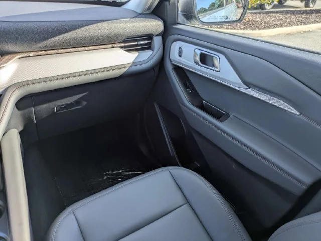 New 2026 Vapor Blue Metallic Ford Active image 17