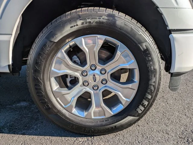 New 2026 Star White Metallic Tri-Coat Ford Platinum® image 11