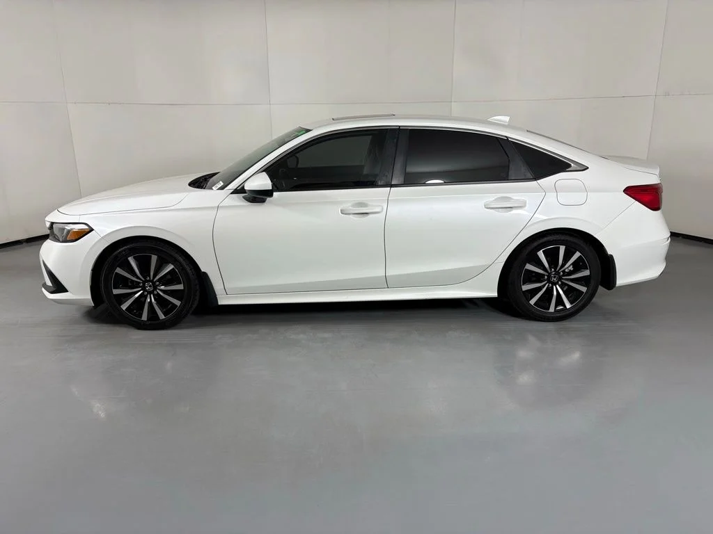 Used 2022  Honda EX image 5