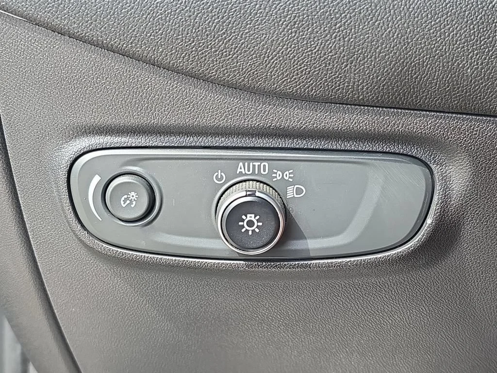Used 2023 IRON GRAY METALLIC Chevrolet LT image 18
