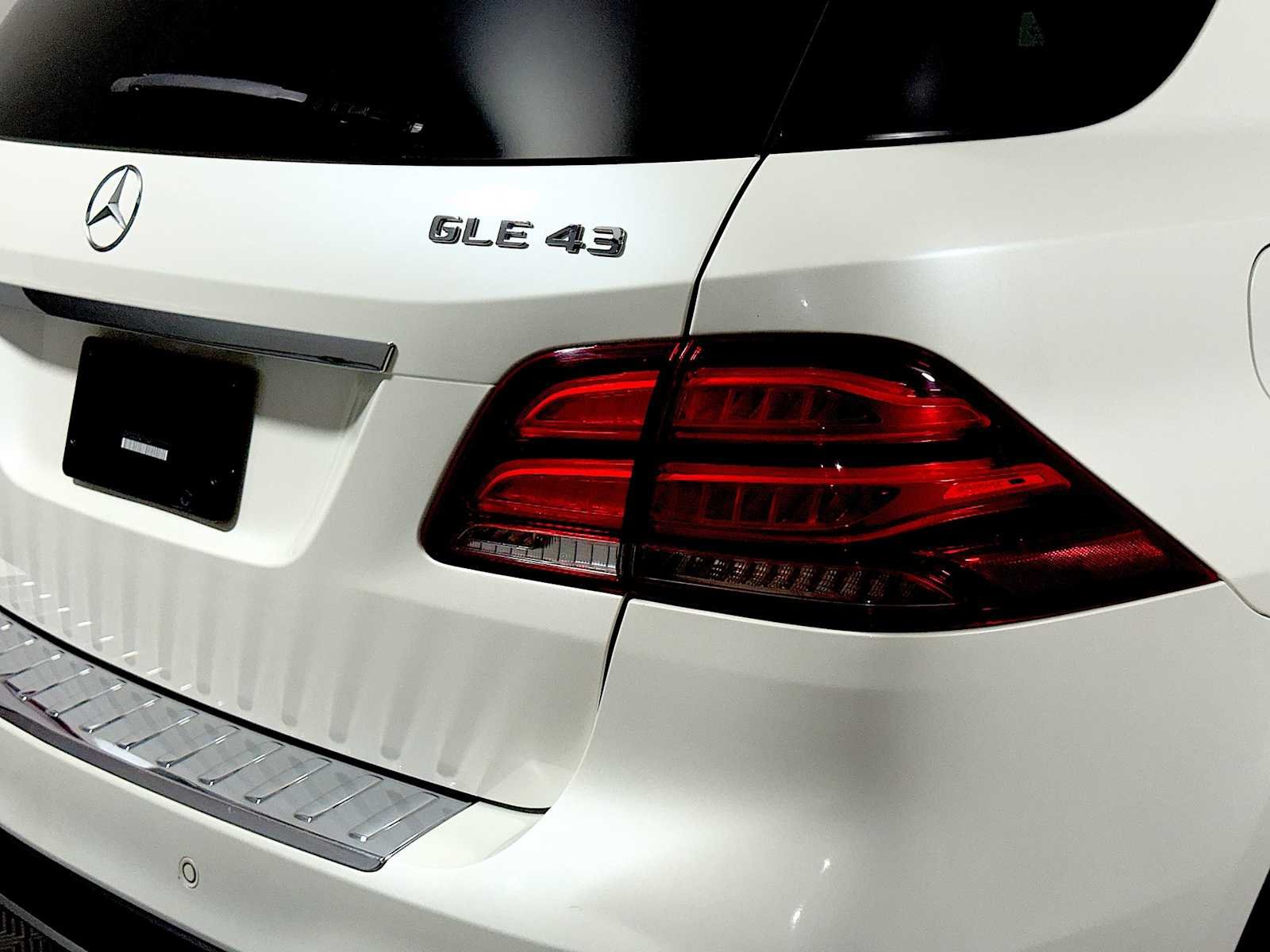 Used 2018 designo Diamond White Metallic Mercedes-Benz AMG® GLE 43 image 28
