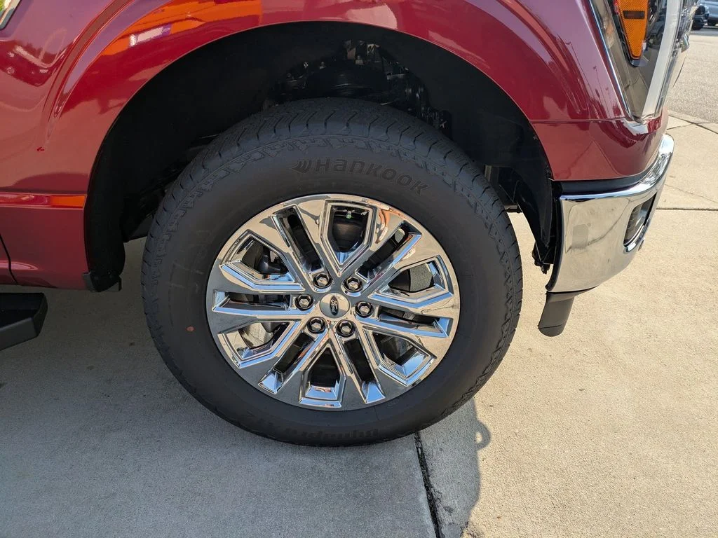 New 2026 Ruby Red Metallic Tinted Clearcoat Ford Lariat image 10