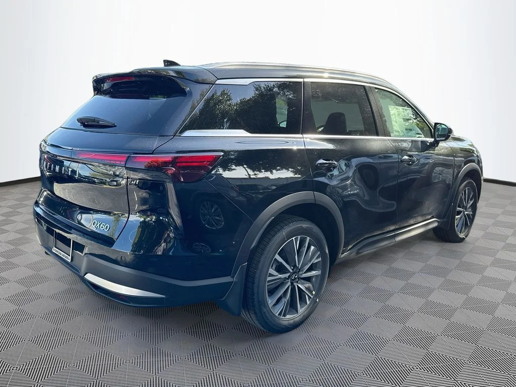 New 2027 MINERAL BLACK INFINITI Luxe FWD image 5