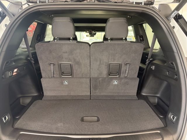 New 2026 Bright White Clear-Coat Exterior Paint Jeep Laredo image 8
