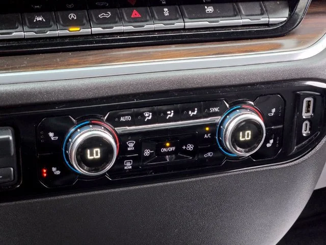 Used 2025 Sterling Metallic GMC SLT image 27