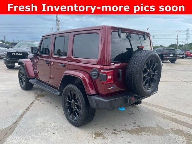 Used 2022 Snazzberry Pearlcoat Jeep Unlimited Sahara image 4