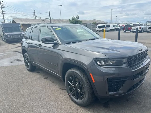New 2026 Baltic Gray Metallic Clear-Coat Exterior Paint Jeep Altitude image 11