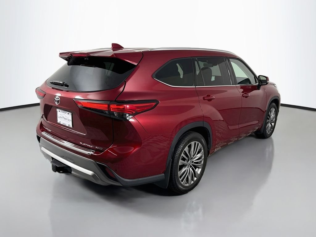 Used 2022 Red Toyota Platinum image 9