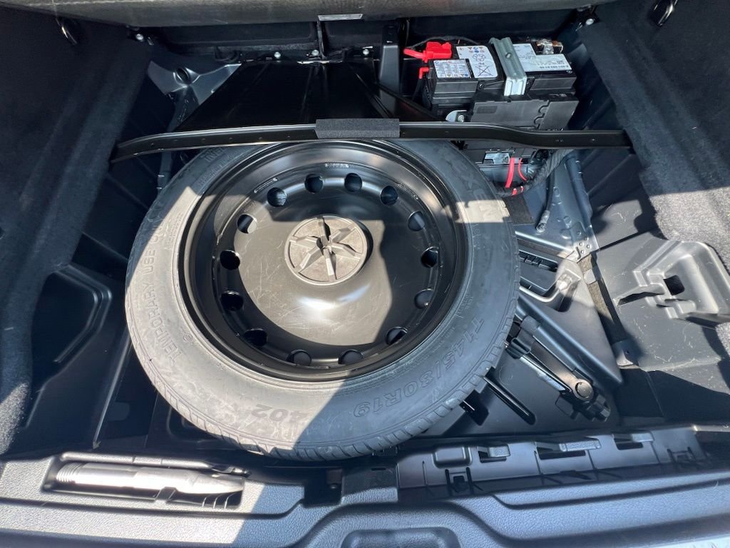 Certified Used 2023  Mercedes-Benz GLC 300 image 41