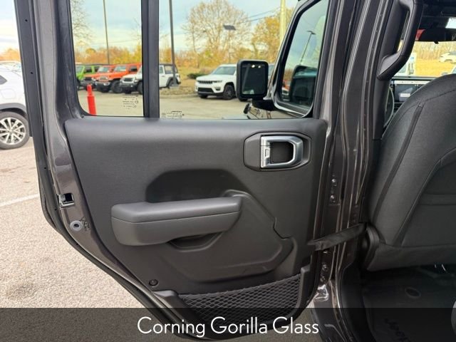 New 2026 Granite Crystal Metallic Clear-Coat Exterior Paint Jeep Sport S image 23