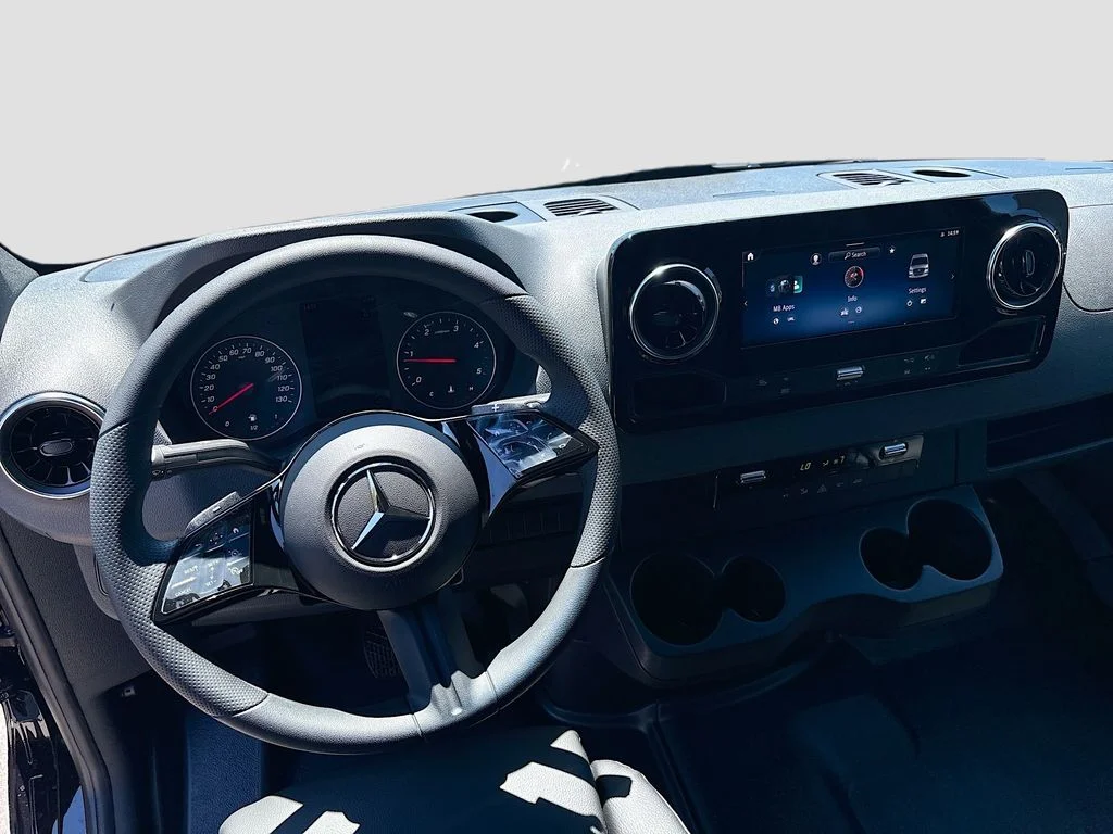 New 2026  Mercedes-Benz Cargo 144 WB image 41