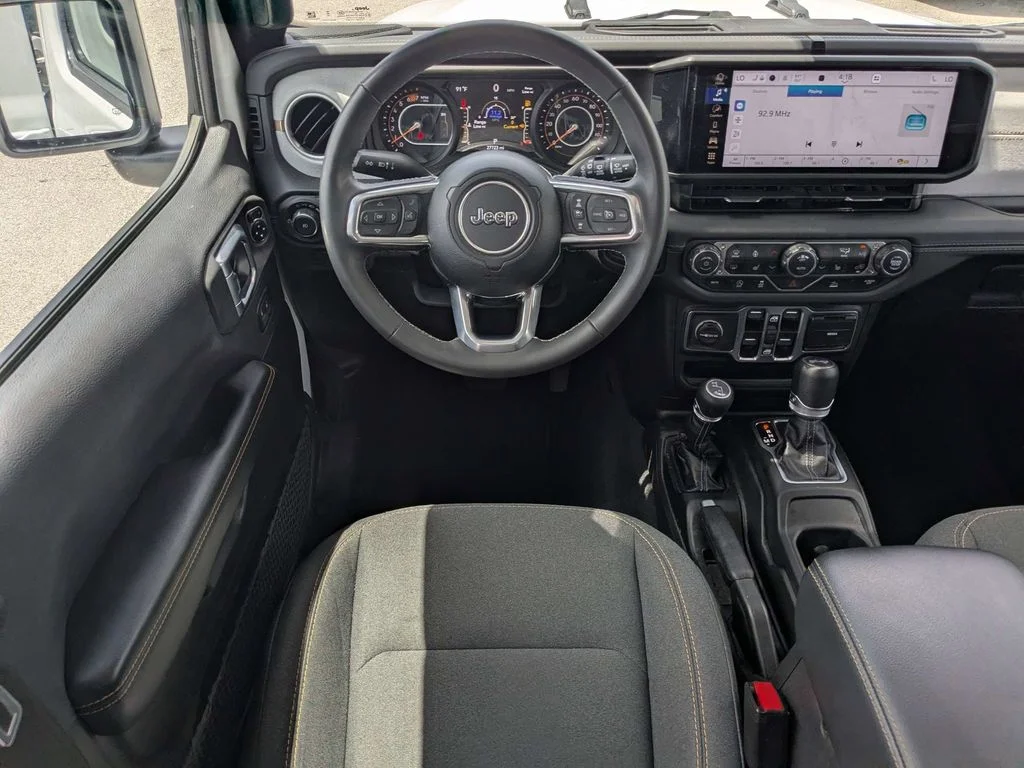 2025 Jeep Wrangler 4-Door Sahara - Photo 14