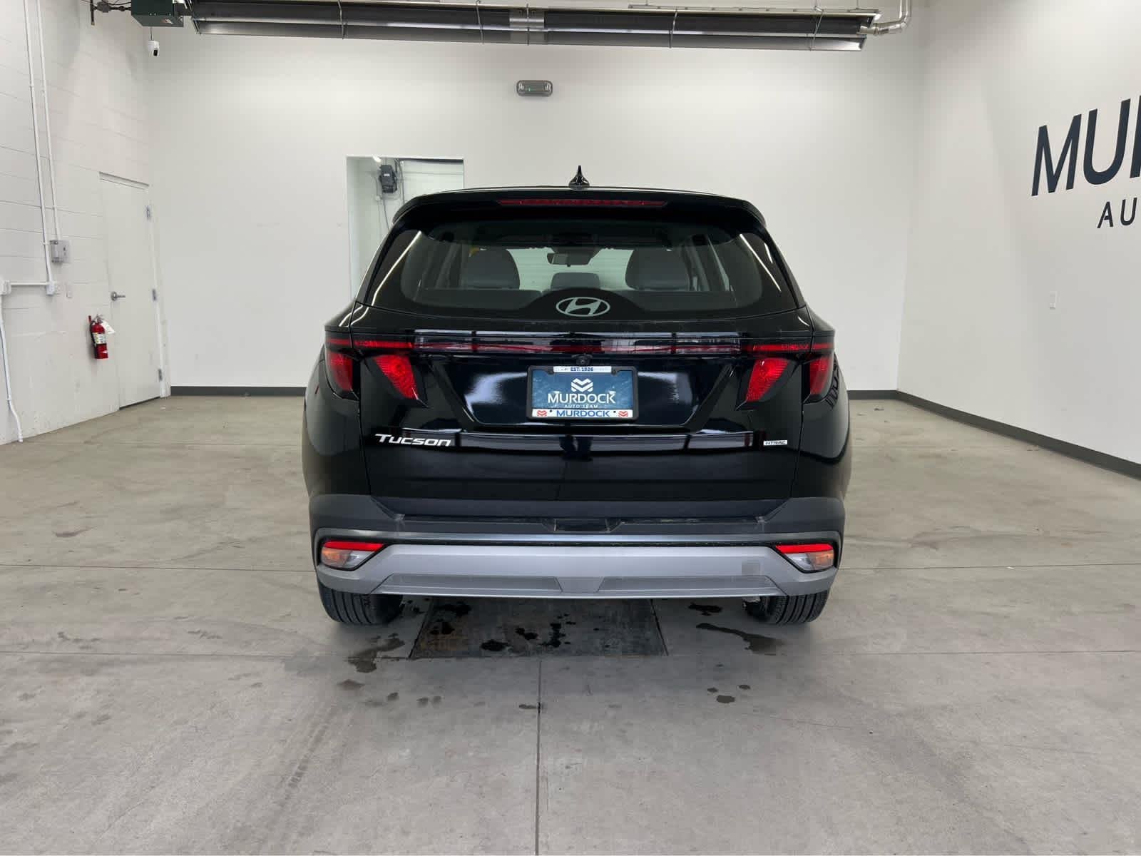 Used 2025 Phantom Black Hyundai SE image 3