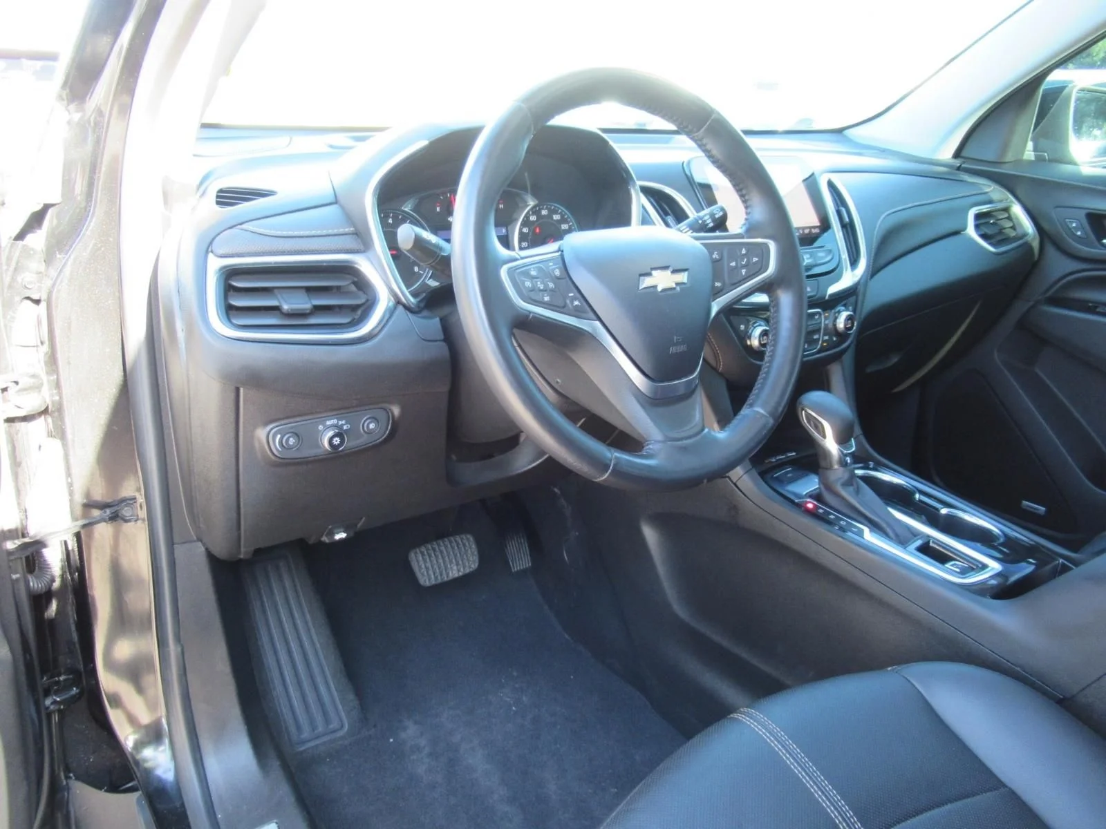 Used 2022 Black Chevrolet Premier image 18