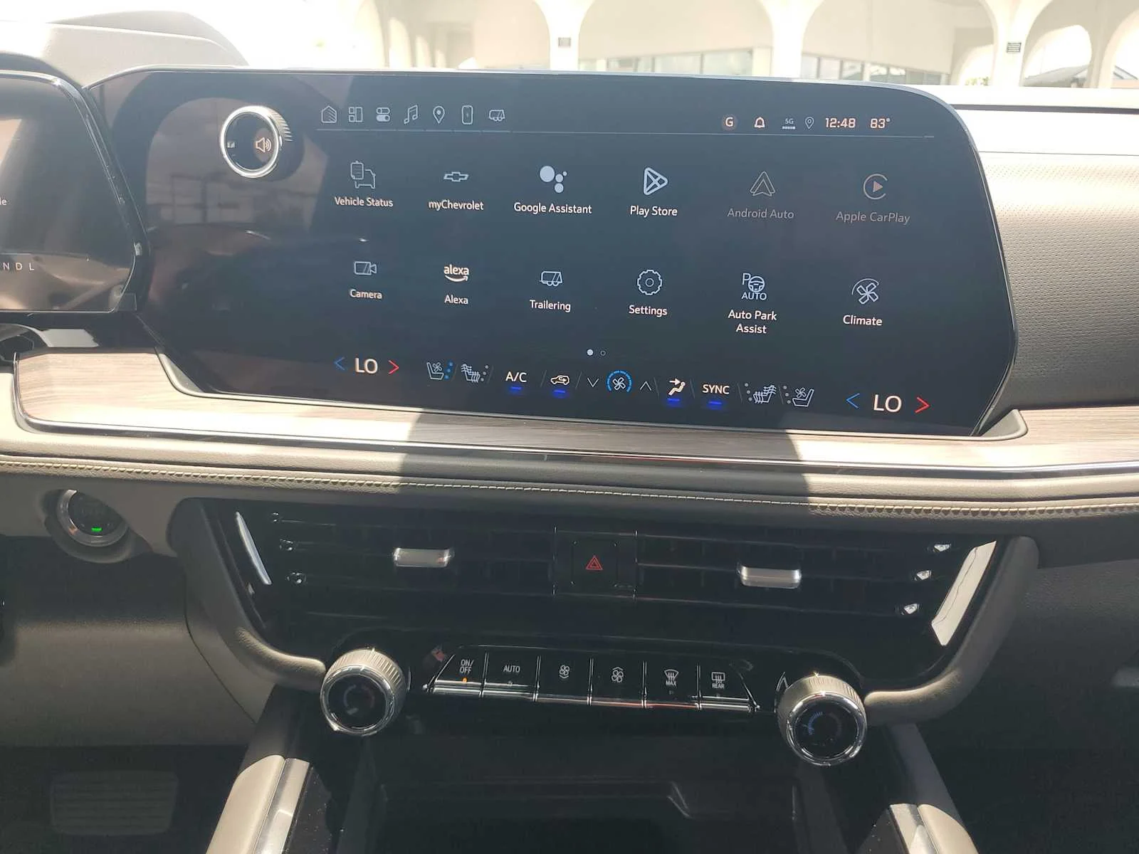 2025 Chevrolet Suburban Premier - Photo 12